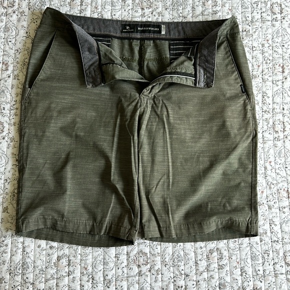 Ripcurl Men’s Hybrid Short (Water/Land 32) - Barely Used - Picture 1 of 3